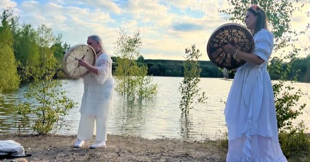 Avalonia tour dinosauriesjön